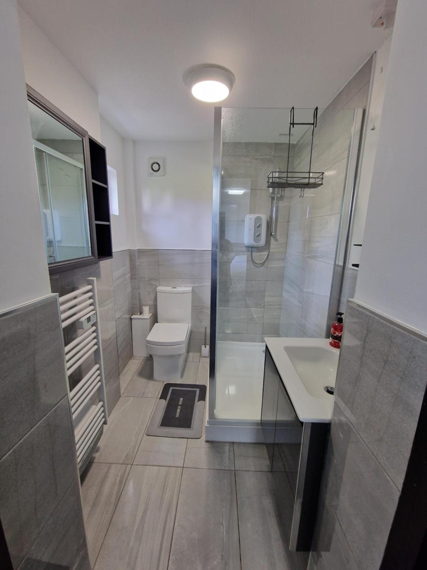 Ckb Flat- Comfort, Cosy, And Secure! Codsall Εξωτερικό φωτογραφία